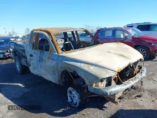 2000 Dodge Dakota Sport with VIN 1B7GG22N5YS643703, listed as a IAAI auction lot 41575273 with 1 mi miles. Bid and sale history available at carsss.com. Image 1.