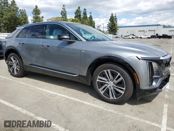 2024 Cadillac LYRIQ Luxury z VIN 1GYKPRRK6RZ104038, wystawiony jako Copart lot #51623145 z przebiegiem Nie podano mil oraz Szkoda całkowita • Salvage title. Historia ofert i sprzedaży dostępna na DreamBid. Obrazek 4.