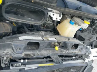 2020 Ram ProMaster Cargo z VIN 3C6TRVBG9LE105908, wystawiony jako IAAI lot #42561631 z przebiegiem 84 524 mil mil oraz . Historia ofert i sprzedaży dostępna na DreamBid. Obrazek 18.