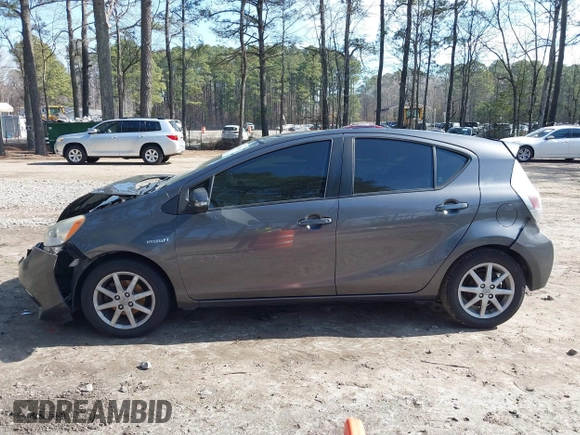 2013 Toyota Prius One with VIN JTDKDTB36D1046910, listed as a IAAI auction lot 41602468 with 194,828 mi miles and . Bid and sale history available at carsss.com. Image 15.