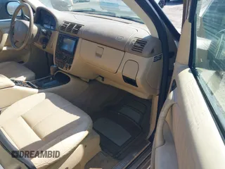 2001 Mercedes-Benz M 320/430/500 с VIN 4JGAB54E71A245256, выставлен на аукционе IAAI как лот 41697960 с пробегом 191 911 миль миль и . История ставок и продаж доступна на DreamBid. Изображение 5.