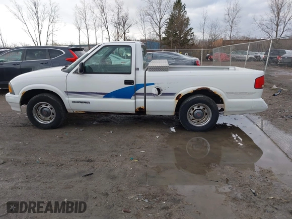 1995 GMC Sonoma with VIN 1GTCS14Z2SK501226, listed as a IAAI auction lot 41821246 with 195,746 mi miles. Bid and sale history available at carsss.com. Image 14.