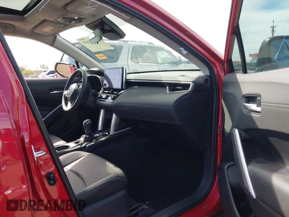 2024 Toyota Corolla Cross XLE with VIN 7MUDAAAG2RV095547, listed as a IAAI auction lot 42087409 with 15,402 mi miles and . Bid and sale history available at DreamBid. Image 5.