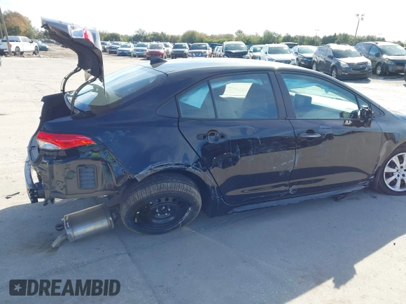 2025 Toyota Corolla LE z VIN 5YFB4MDEXSP261655, wystawiony jako IAAI lot #41429161 z przebiegiem 9 872 mil mil oraz . Historia ofert i sprzedaży dostępna na DreamBid. Obrazek 6.