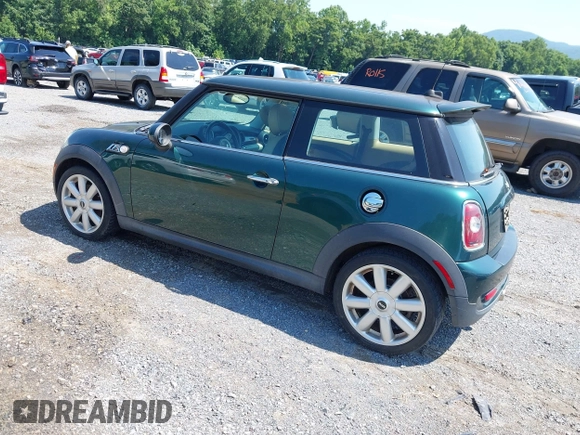 2007 MINI Hardtop S z VIN WMWMF73547TL83771, wystawiony jako IAAI lot #42683154 z przebiegiem 137 360 mil mil oraz . Historia ofert i sprzedaży dostępna na DreamBid. Obrazek 3.
