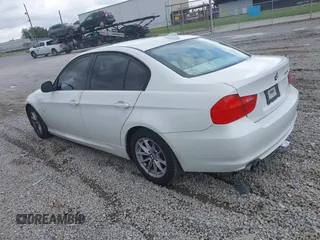 2010 BMW 3 Series 328i with VIN WBAPH7C55AE129957, listed as a IAAI auction lot 42505749 with 170,893 mi miles and . Bid and sale history available at DreamBid. Image 3.
