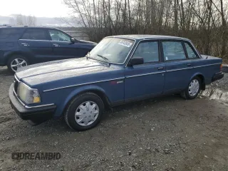 1990 Volvo 240 z VIN YV1AA8845L1400684, wystawiony jako Copart lot #49742045 z przebiegiem 182 643 mil mil oraz Tytuł czysty. Historia ofert i sprzedaży dostępna na DreamBid. Obrazek 1.