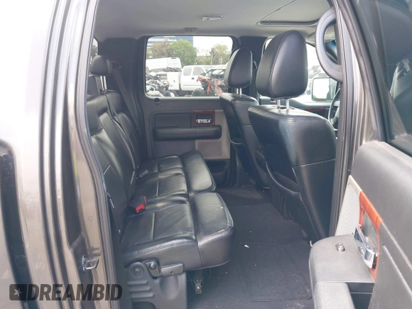 2005 Ford F-150 XLT with VIN 1FTPW12505KE81102, listed as a IAAI auction lot 42200085 with 88,030 mi miles and . Bid and sale history available at carsss.com. Image 8.