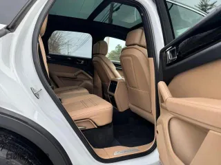 2019 Porsche Cayenne with VIN WP1AA2AY4KDA04998, listed as a Copart auction lot 54154135 with 112,081 mi miles and Clean Title. Bid and sale history available at carsss.com. Image 6.