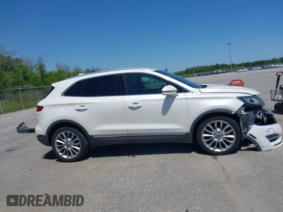 2018 Lincoln MKC Reserve with VIN 5LMCJ3C99JUL32057, listed as a IAAI auction lot 41983726 with 103,222 mi miles and . Bid and sale history available at DreamBid. Image 13.