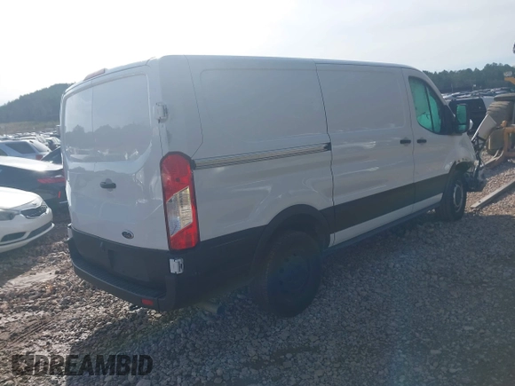 2022 Ford Transit Cargo with VIN 1FTYE1Y88NKA67543, listed as a IAAI auction lot 41540739 with 61,099 mi miles. Bid and sale history available at carsss.com. Image 4.