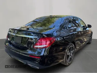 2018 Mercedes-Benz E with VIN WDDZF4KB1JA363906, listed as a Copart auction lot 55195515 with 141,675 mi miles and Clean Title. Bid and sale history available at carsss.com. Image 4.
