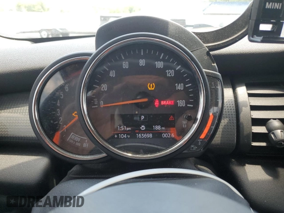2018 MINI Hardtop Cooper with VIN WMWXP5C52J2G62425, listed as a Copart auction lot 62100435 with 163,698 mi miles and Clean title. Bid and sale history available at DreamBid. Image 9.