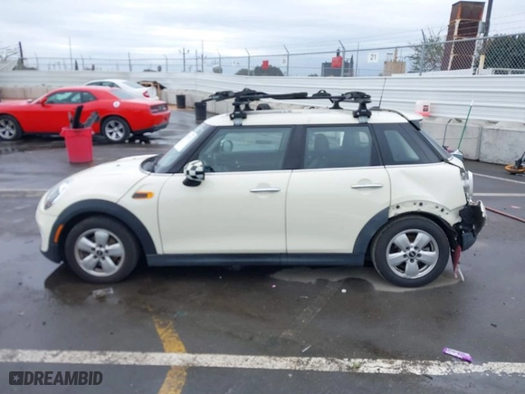 2016 MINI Cooper Hardtop 4 Door with VIN WMWXU1C50G2D09689, listed as a IAAI auction lot 41773721 with NaN miles. Bid and sale history available at carsss.com. Image 14.