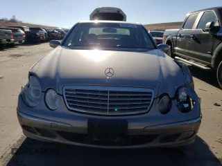 2005 Mercedes-Benz E 500 z VIN WDBUF83J05X166759, wystawiony jako Copart lot #82581124 z przebiegiem 192 939 mil mil oraz Szkoda całkowita • Salvage title. Historia ofert i sprzedaży dostępna na DreamBid. Obrazek 5.