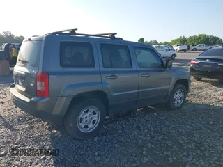 2012 Jeep Patriot Sport with VIN 1C4NJRBB3CD612311, listed as a IAAI auction lot 42146930 with 184,353 mi miles. Bid and sale history available at carsss.com. Image 4.