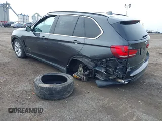 2016 BMW X5 xDrive35i z VIN 5UXKR0C5XG0P31095, wystawiony jako IAAI lot #42183367 z przebiegiem 93 681 mil mil oraz . Historia ofert i sprzedaży dostępna na DreamBid. Obrazek 3.