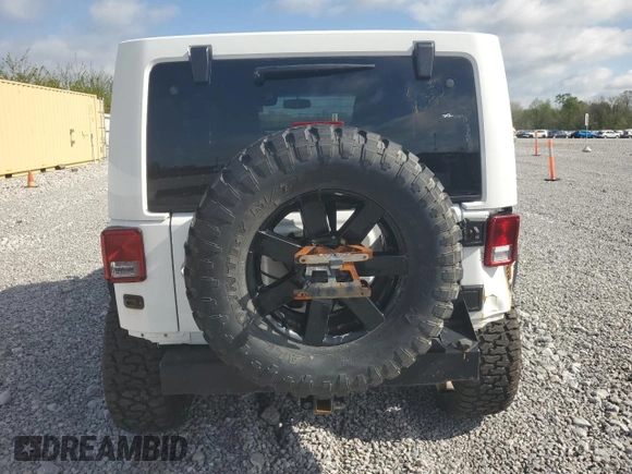 2014 Jeep Wrangler Unlimited Sahara z VIN 1C4HJWEG8EL257437, wystawiony jako Copart lot #55594695 z przebiegiem 157 575 mil mil oraz Czysty tytuł • Clean title. Historia ofert i sprzedaży dostępna na DreamBid. Obrazek 6.
