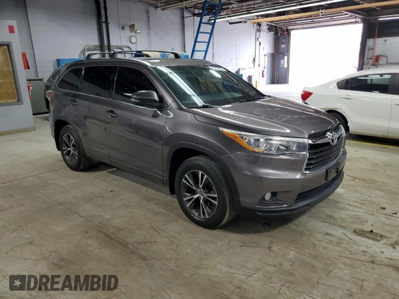 2016 Toyota Highlander XLE z VIN 5TDJKRFH0GS500635, wystawiony jako Copart lot #55602525 z przebiegiem 108 930 mil mil oraz Czysty tytuł • Clean title. Historia ofert i sprzedaży dostępna na DreamBid. Obrazek 4.
