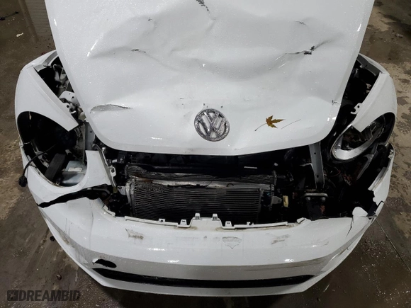 2018 Volkswagen Beetle S with VIN 3VWFD7AT0JM706297, listed as a Copart auction lot 81989394 with 39,393 mi miles and Salvage Title. Bid and sale history available at carsss.com. Image 13.