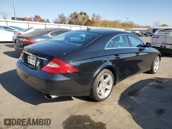 2007 Mercedes-Benz CLS-Class 5.5L with VIN WDDDJ72X37A080034, listed as a Copart auction lot 77105634 with 5,546 mi miles and Salvage Title. Bid and sale history available at carsss.com. Image 3.