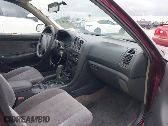 1994 Mitsubishi Galant ES with VIN 4A3AJ56G2RE073807, listed as a IAAI auction lot 41792108 with 167,271 mi miles. Bid and sale history available at carsss.com. Image 5.
