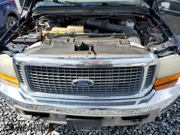 2001 Ford Excursion Limited with VIN 1FMNU43S81EB53398, listed as a Copart auction lot 52118415 with 229,052 mi miles and Clean title. Bid and sale history available at DreamBid. Image 12.