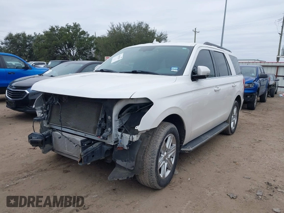 2018 Ford Expedition XLT with VIN 1FMJU1HT3JEA17677, listed as a IAAI auction lot 41349362 with 131,913 mi miles. Bid and sale history available at carsss.com. Image 21.