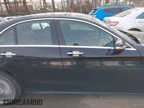 2015 Mercedes-Benz C-Class C 400 with VIN 55SWF6GB6FU010138, listed as a IAAI auction lot 41698016 with 150,824 mi miles. Bid and sale history available at carsss.com. Image 13.