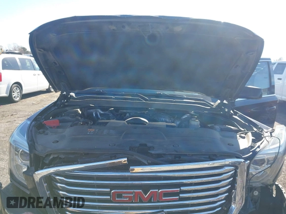 2016 GMC Yukon XL SLT with VIN 1GKS2GKC0GR443634, listed as a IAAI auction lot 41379064 with 121,744 mi miles. Bid and sale history available at carsss.com. Image 10.