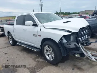 2015 Ram 1500 Sport z VIN 1C6RR6MT6FS661184, wystawiony jako IAAI lot #42389672 z przebiegiem 118 039 mil mil oraz . Historia ofert i sprzedaży dostępna na DreamBid. Obrazek 1.