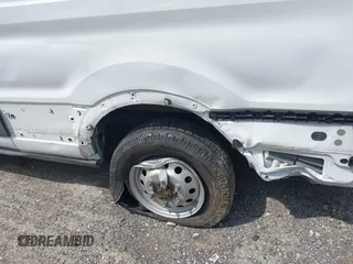 2023 Ford Transit Cargo с VIN 1FTBR2C84PKB85423, выставлен на аукционе IAAI как лот 42099152 с пробегом 48 328 миль миль и . История ставок и продаж доступна на DreamBid. Изображение 17.