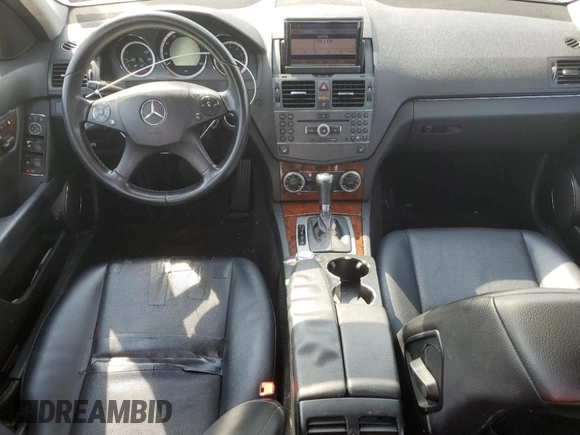 2010 Mercedes-Benz C 300 Sport z VIN WDDGF8BB7AR122903, wystawiony jako Copart lot #50936345 z przebiegiem 172 954 mil mil oraz Szkoda całkowita • Salvage title. Historia ofert i sprzedaży dostępna na DreamBid. Obrazek 8.