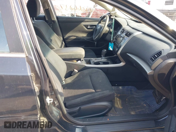 2015 Nissan Altima 2.5 z VIN 1N4AL3AP0FC124842, wystawiony jako IAAI lot #42066237 z przebiegiem 147 853 mil mil oraz . Historia ofert i sprzedaży dostępna na DreamBid. Obrazek 5.