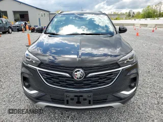 2022 Buick Encore GX Essence z VIN KL4MMGSL5NB000006, wystawiony jako Copart lot #55819465 z przebiegiem 11 849 mil mil oraz Szkoda całkowita • Salvage title. Historia ofert i sprzedaży dostępna na DreamBid. Obrazek 5.