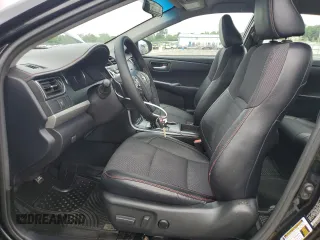 2017 Toyota Camry XLE z VIN 4T1BF1FK0HU685994, wystawiony jako Copart lot #61441595 z przebiegiem 104 703 mil mil oraz Czysty tytuł • Clean title. Historia ofert i sprzedaży dostępna na DreamBid. Obrazek 7.