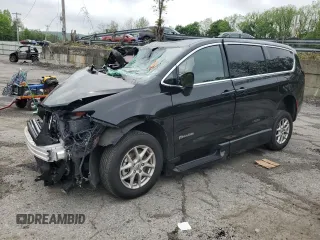 2024 Chrysler Pacifica Touring with VIN 2C4RC1FG8RR144018, listed as a Copart auction lot 56880945 with 19,512 mi miles and Salvage title. Bid and sale history available at DreamBid. Image 1.