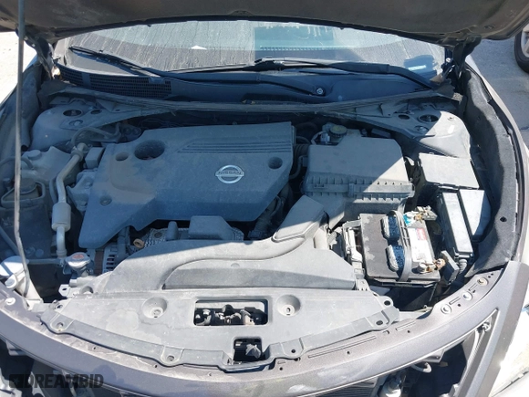 2015 Nissan Altima 2.5 with VIN 1N4AL3AP0FN368673, listed as a IAAI auction lot 41867886 with 152,213 mi miles. Bid and sale history available at carsss.com. Image 10.