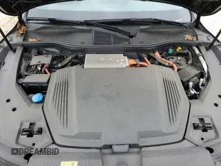 2022 Audi e-tron Sportback S line Premium Plus z VIN WA12AAGE7NB007093, wystawiony jako Copart lot #57248545 z przebiegiem 21 275 mil mil oraz Szkoda całkowita • Salvage title. Historia ofert i sprzedaży dostępna na DreamBid. Obrazek 12.