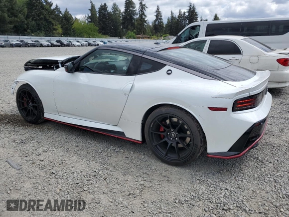 2024 Nissan Z Nismo z VIN JN1BZ4CH6RM361913, wystawiony jako Copart lot #55568264 z przebiegiem 482 mil mil oraz Szkoda całkowita • Salvage title. Historia ofert i sprzedaży dostępna na DreamBid. Obrazek 2.