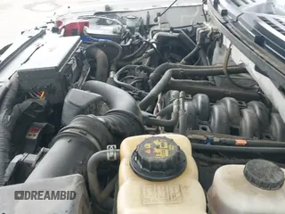 2013 Ford F-150 XL z VIN 1FTFW1CF0DFA86251, wystawiony jako IAAI lot #43299173 z przebiegiem 122 816 mil mil oraz . Historia ofert i sprzedaży dostępna na DreamBid. Obrazek 19.