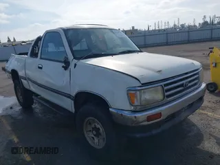 1996 Toyota T100 SR5 z VIN JT4UN24D9T0031828, wystawiony jako IAAI lot #41194725 z przebiegiem 365 714 mil mil oraz . Historia ofert i sprzedaży dostępna na DreamBid. Obrazek 1.