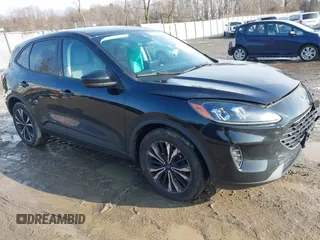 2022 Ford Escape SE z VIN 1FMCU0G60NUC00349, wystawiony jako IAAI lot #41585715 z przebiegiem 14 780 mil mil oraz . Historia ofert i sprzedaży dostępna na DreamBid. Obrazek 1.