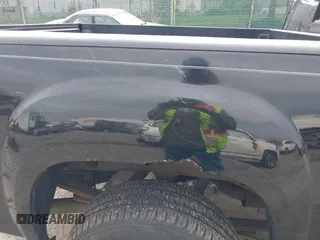 2008 GMC Sierra Denali z VIN 2GTEK638681161702, wystawiony jako IAAI lot #42078538 z przebiegiem Nie podano mil oraz . Historia ofert i sprzedaży dostępna na DreamBid. Obrazek 18.