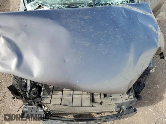 2016 Kia Sorento LX z VIN 5XYPGDA59GG072038, wystawiony jako Copart lot #50221465 z przebiegiem Nie podano mil oraz Szkoda całkowita • Salvage title. Historia ofert i sprzedaży dostępna na DreamBid. Obrazek 12.
