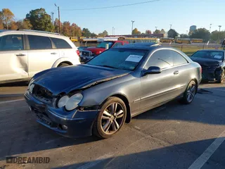 2006 Mercedes-Benz CLK-Class 3.5L with VIN WDBTJ56J86F178363, listed as a IAAI auction lot 40697786 with 139,953 mi miles. Bid and sale history available at carsss.com. Image 2.