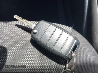 2018 Kia Forte LX z VIN 3KPFK4A70JE197056, wystawiony jako IAAI lot #42435555 z przebiegiem 79 805 mil mil oraz . Historia ofert i sprzedaży dostępna na DreamBid. Obrazek 11.