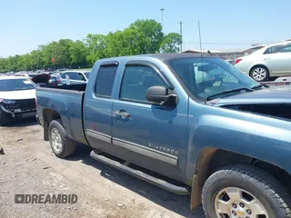 2011 Chevrolet Silverado 1500 LT with VIN 1GCRCSE05BZ202981, listed as a IAAI auction lot 42136318 with 106,277 mi miles and . Bid and sale history available at DreamBid. Image 12.