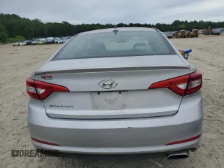 2015 Hyundai Sonata SE z VIN 5NPE24AF9FH106131, wystawiony jako Copart lot #57425605 z przebiegiem 124 668 mil mil oraz Czysty tytuł • Clean title. Historia ofert i sprzedaży dostępna na DreamBid. Obrazek 6.