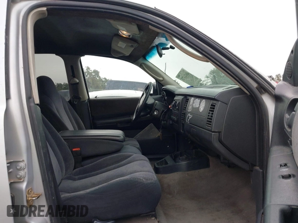 2004 Dodge Dakota Sport with VIN 1D7HG38NX4S608298, listed as a IAAI auction lot 41621473 with 192,876 mi miles. Bid and sale history available at carsss.com. Image 5.